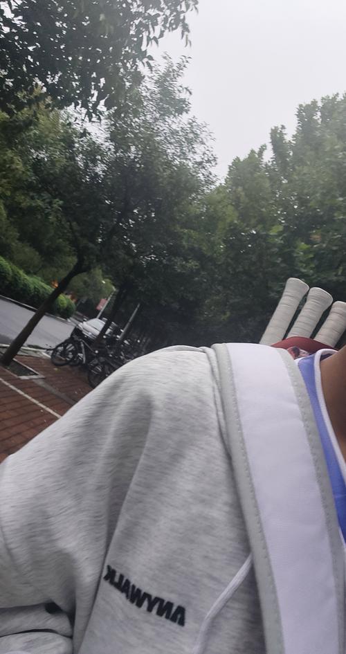 他的表现甚